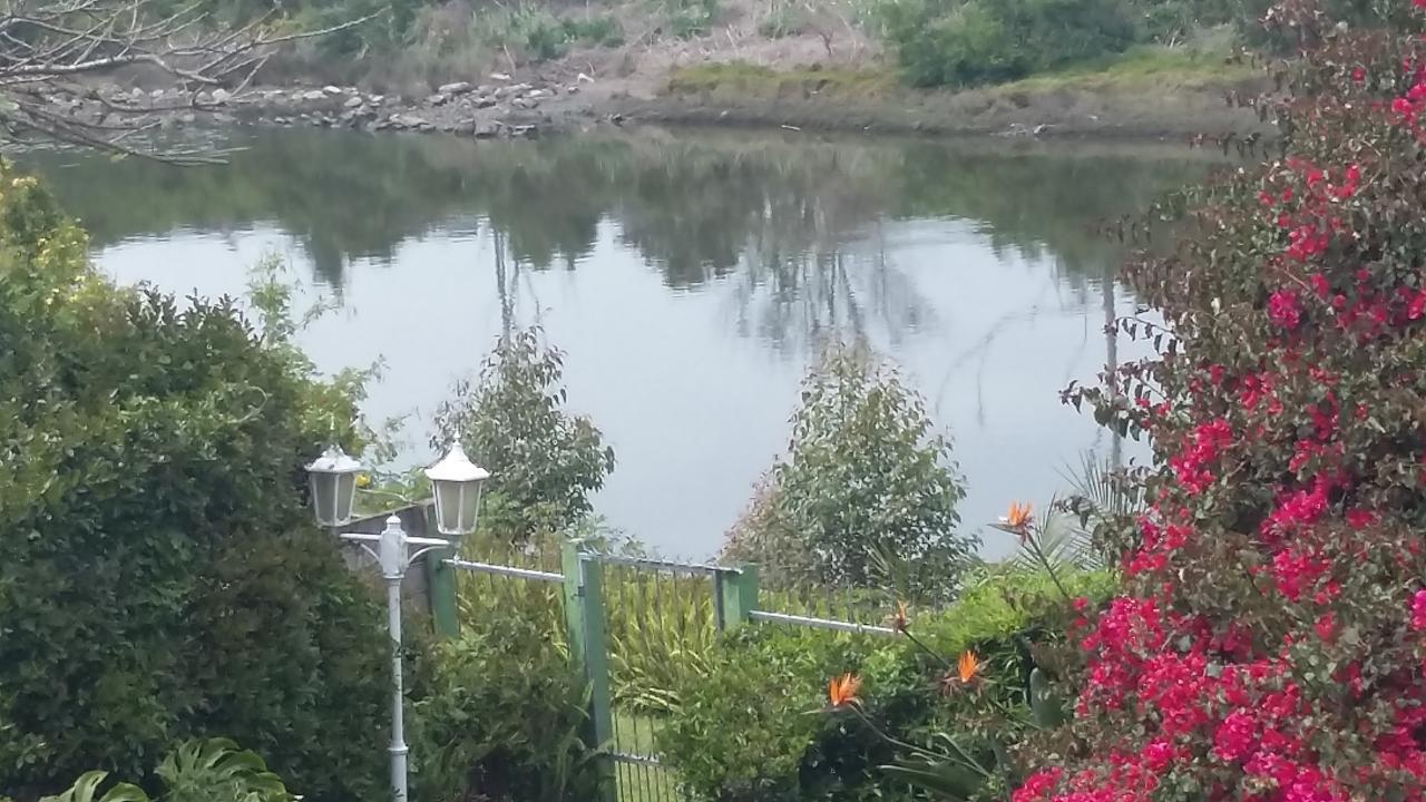 Forword'S River Lodge Іст-Лондон Екстер'єр фото